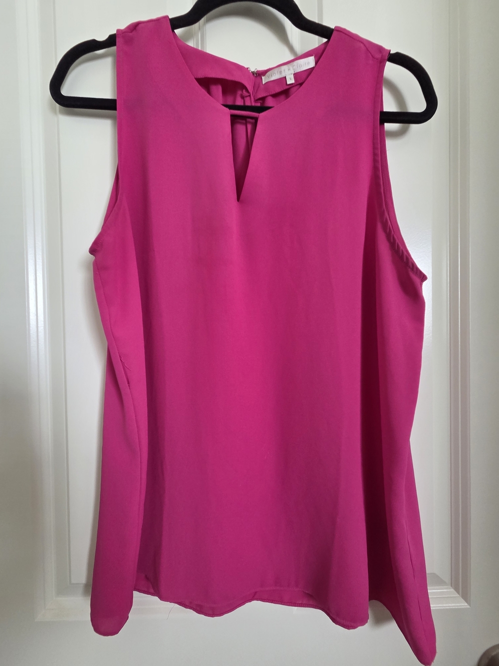 Violet + Claire Split-neck Keyhole Sleeveless Blouse - Fuchsia Pink
